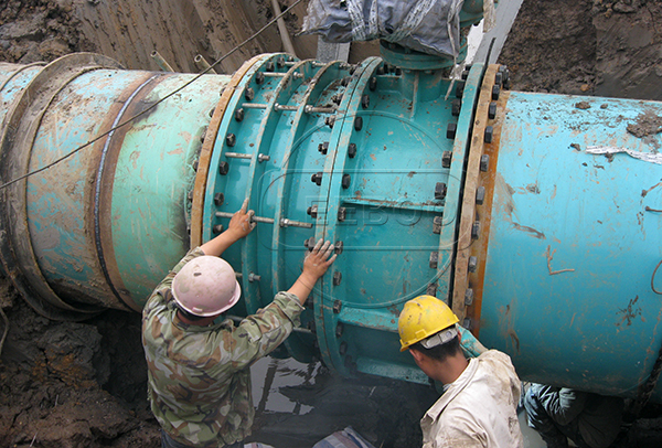 甘肅隴南市宕昌縣鋼制限位伸縮接頭現(xiàn)場圖2